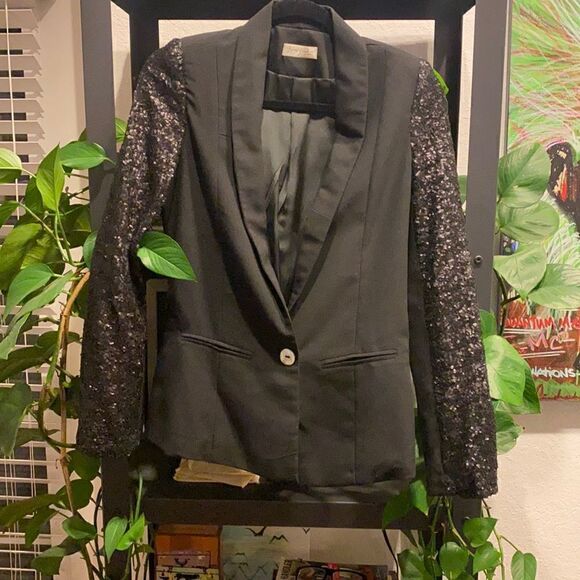 Gypsey Junkies Black Sequin Sleeve Jacket - Long Sleeve Blazer - Sequin LIKE NEW - Picture 1 of 6
